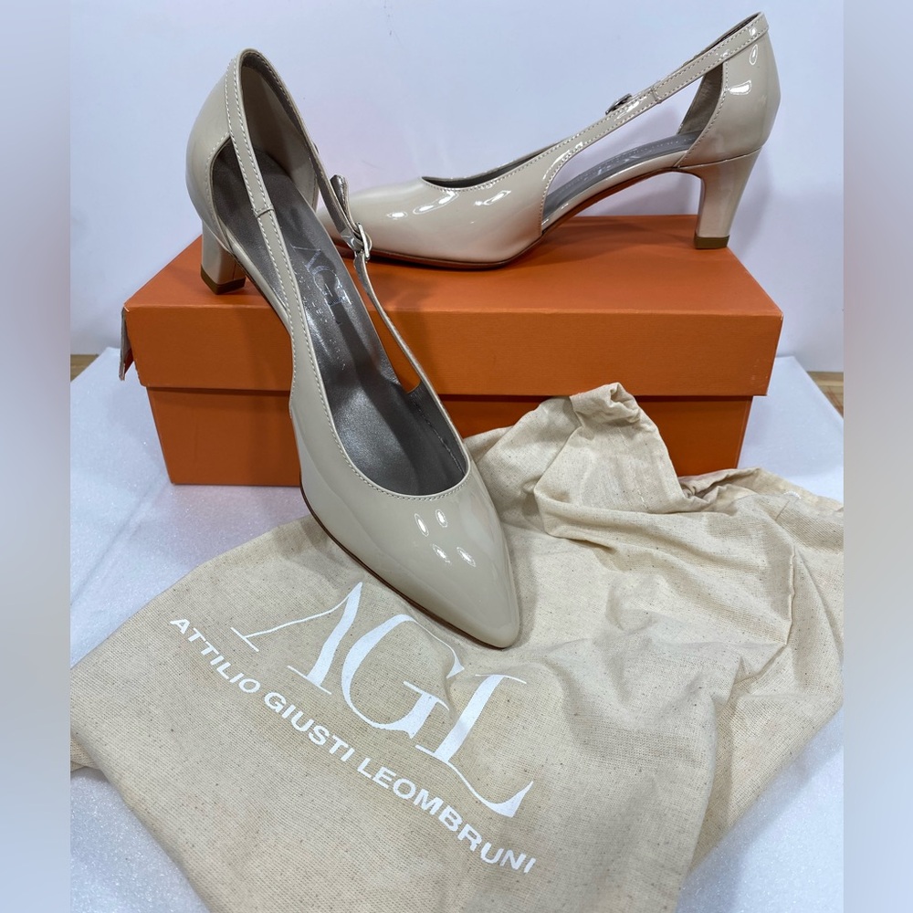 AGL Cream tan Talc Patent Leather Heels 36.5 NIB cut out pumps